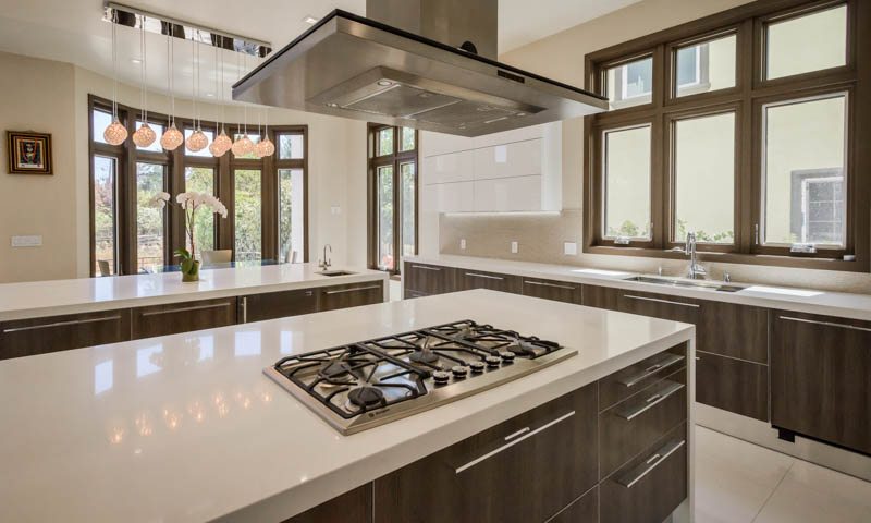 Quartz countertops by Caesarstone and Silestone, kitchens, bathrooms, new homes, kitchen remodeling. Professional installation with kitchen cabinets.