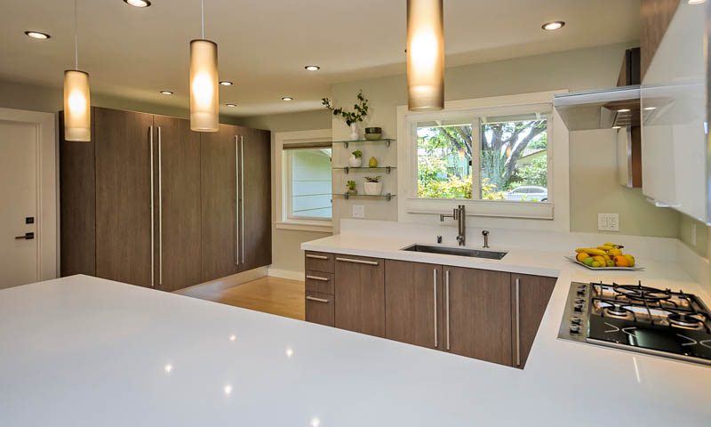 Quartz countertops by Caesarstone and Silestone, kitchens, bathrooms, new homes, kitchen remodeling. Professional installation with kitchen cabinets.