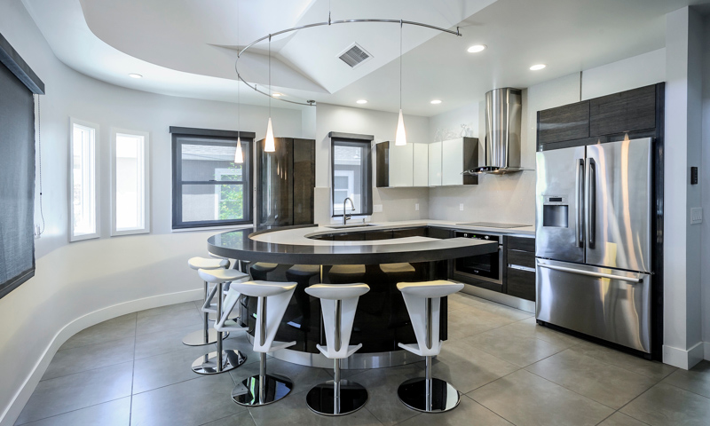 Custom Kitchen Featuring U-Shaped Breakfast Bar | European Cabinets