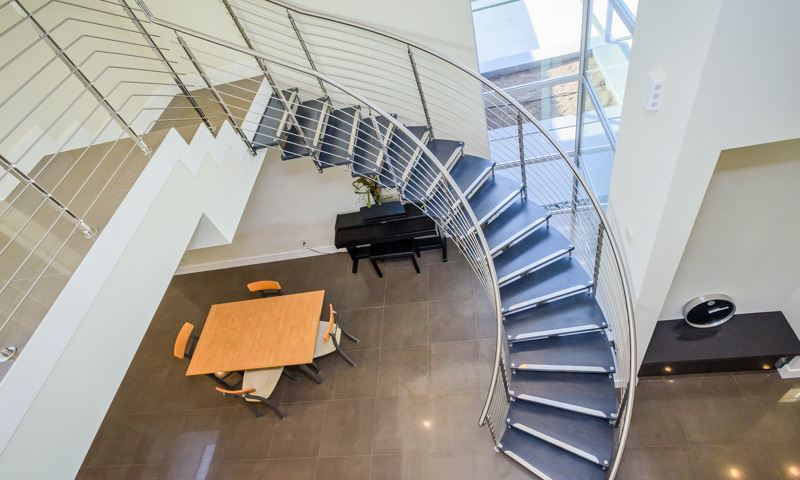 Custom Curved Staircase for Modern Home