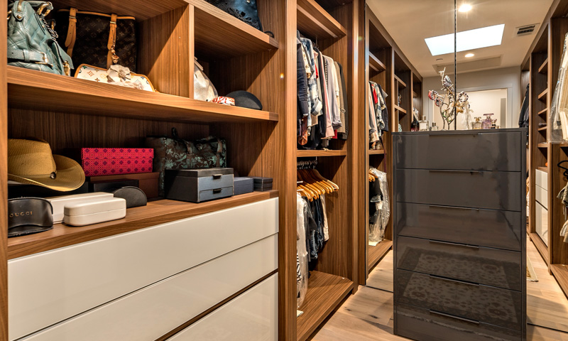 Modern home design custom closet Pianca