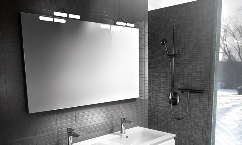 modern bathroom mirrors and lamps