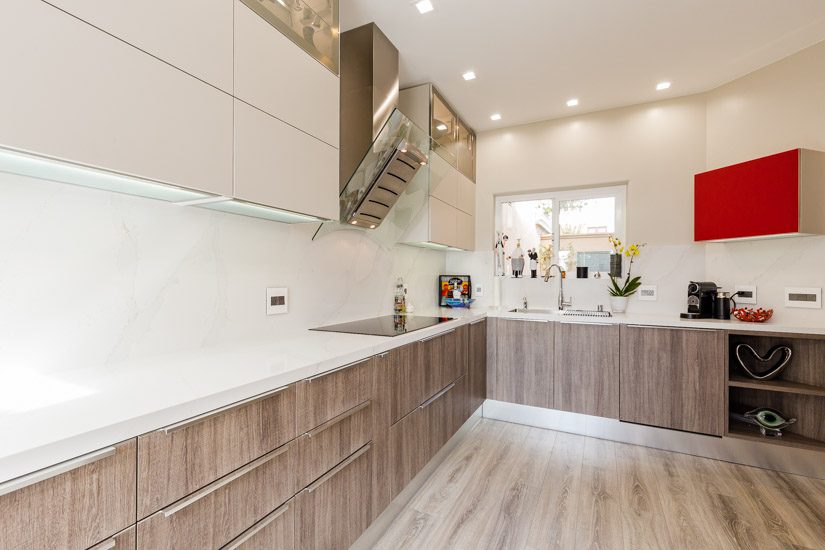 Kitchen designed with cabinets from Aran Cucine, made in Italy