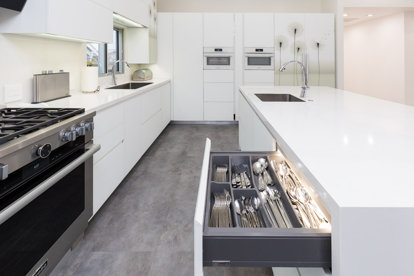 The drawers and the cabinets feature built-in LED lighting.