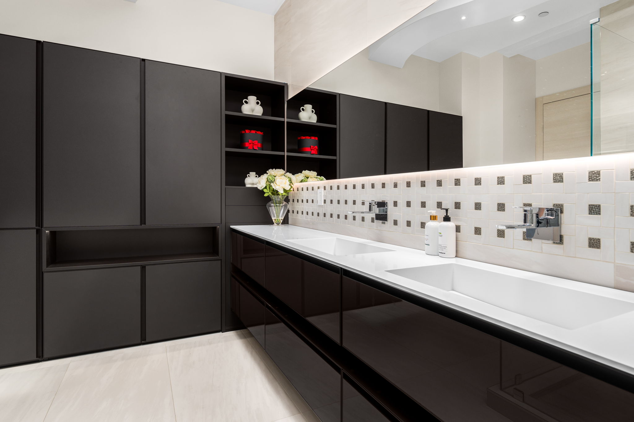 Modern Bathroom Vanity with Integrated Sink