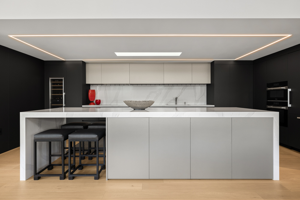 San Francisco Black & White Kitchen